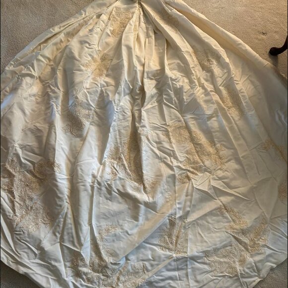 Vintage 1960's Wedding Gown - Picture 6 of 16